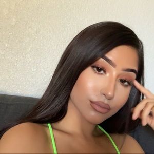 Meet your Posher, Leticia